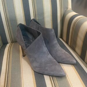 CALVIN KLEIN grey heel booties